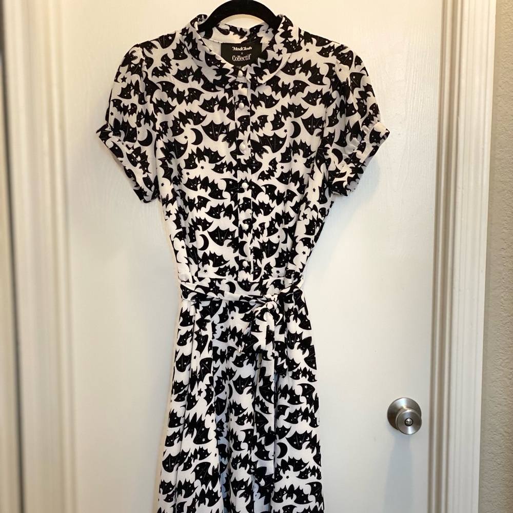 ModCloth Bats collared swing dress